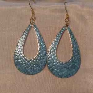 Arany színű, csepp alakú festett nemesacél fülbevaló