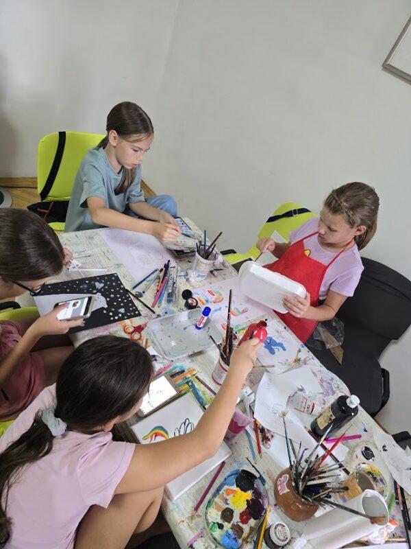 Színkör nyári napközis kreatív tábor gyerekeknek 2025. augusztus 4-8. Debrecen - Image 4